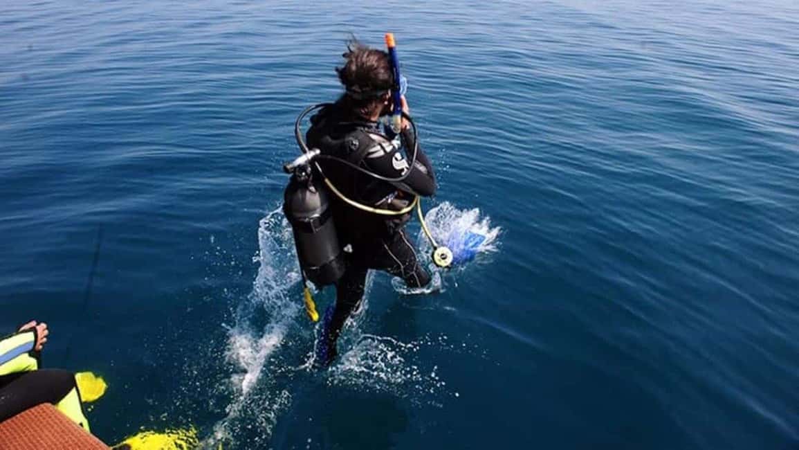 Antalya Scuba Diving Adventure with Expert Diver Option - Boat lunch between sessions: how the break actually helps