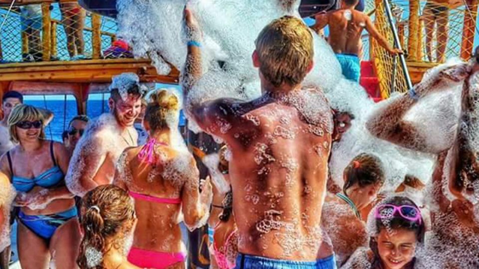 City of Side: Dolphin Island Boat Tour with BBQ & Foam Party - Manavgat Bosphorus: sea on one side, river on the other