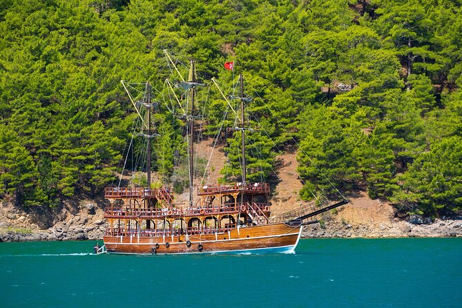 Green Canyon Boat Trip w/Lunch From Antalya - Stop 4: Lunch at the Lakeside Restaurant (And the 102 Steps Test)